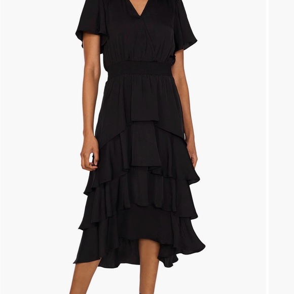 Vince Camuto Dresses & Skirts - Vince Camuto Black Tiered Ruffle High-Low Dress, V Neck and flutter sleeves sz M